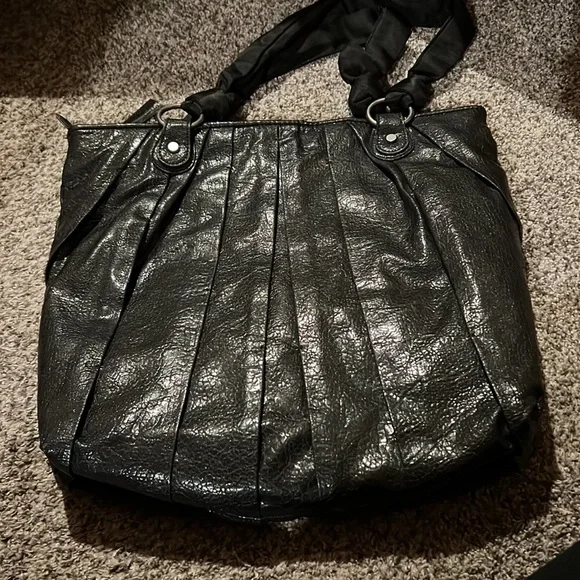 Simply Vera Soft Pleat Tote Black NWT - Picture 3 of 6